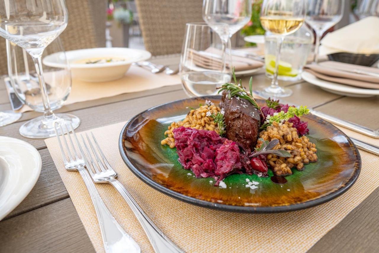 Boutique Odyseja & Spa Ciechocinek Kültér fotó A plate of food