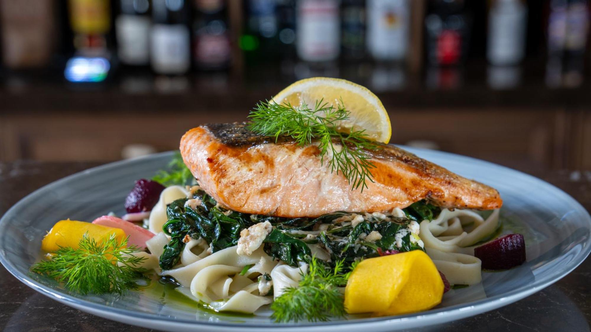 Boutique Odyseja & Spa Ciechocinek Kültér fotó Salmon with pasta
