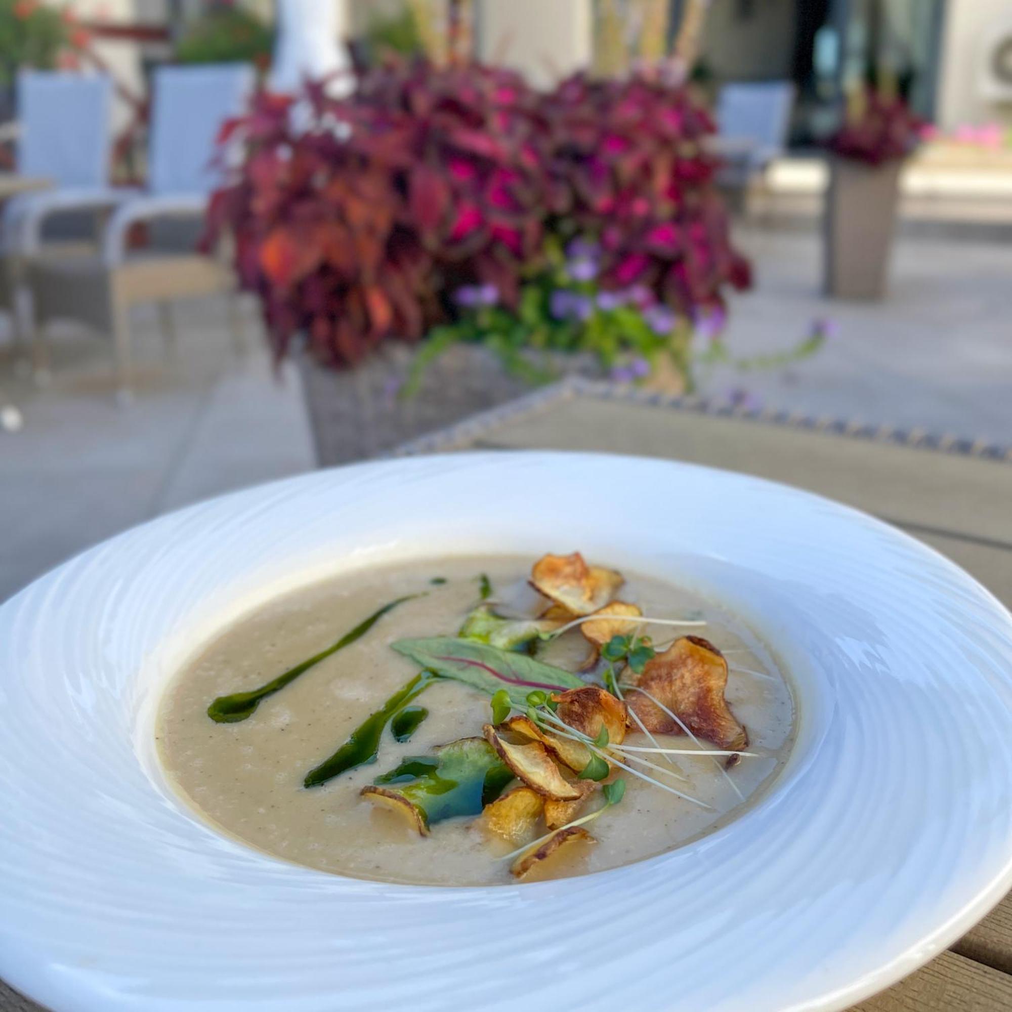 Boutique Odyseja & Spa Ciechocinek Kültér fotó A bowl of mushroom soup