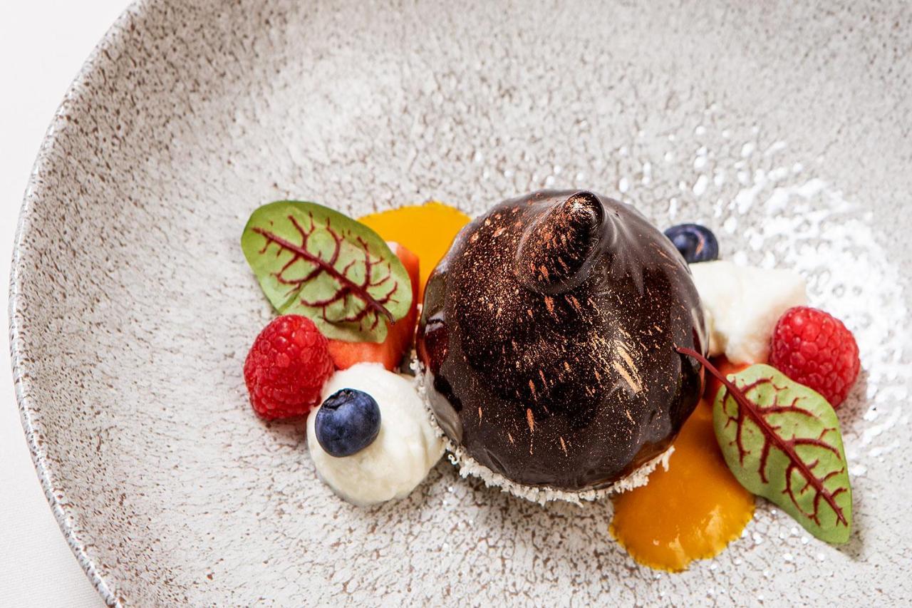 Boutique Odyseja & Spa Ciechocinek Kültér fotó A chocolate dessert